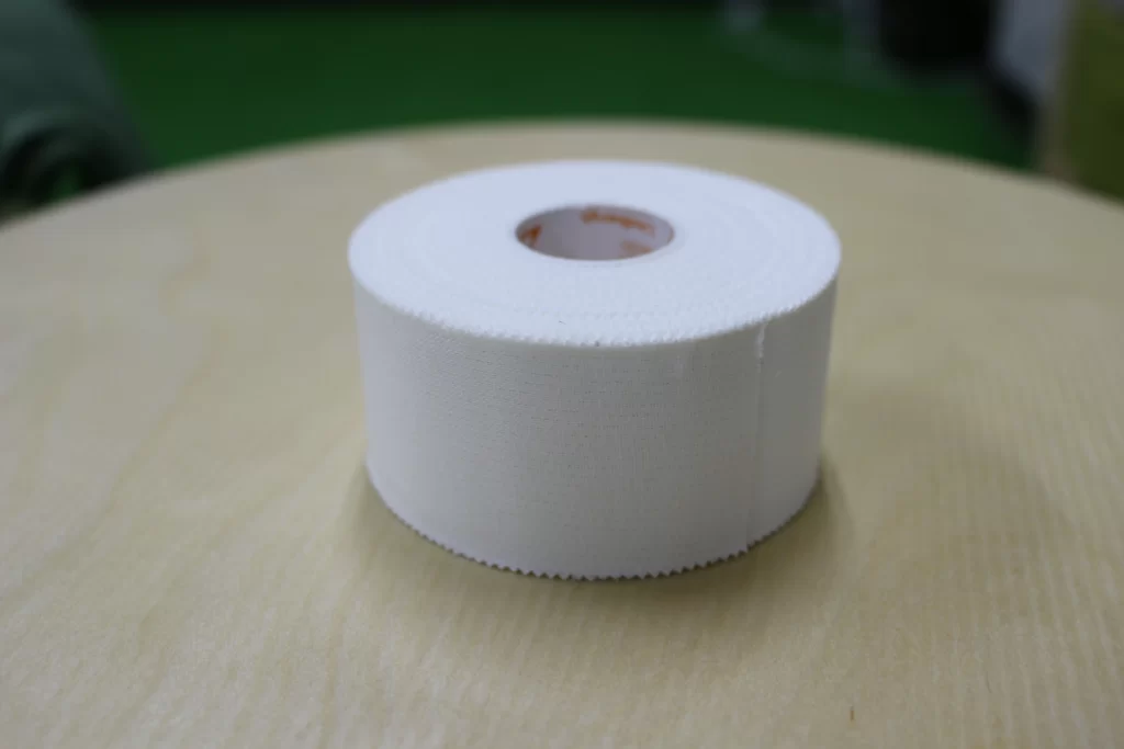 大府市からでもARK接骨院が解説するホワイトテープ、テーピング